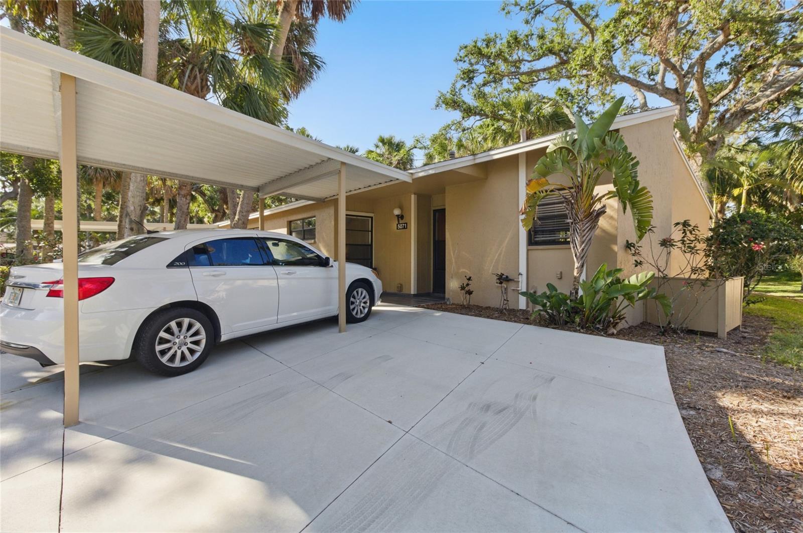 5071 VILLAGE GARDENS DRIVE 5
