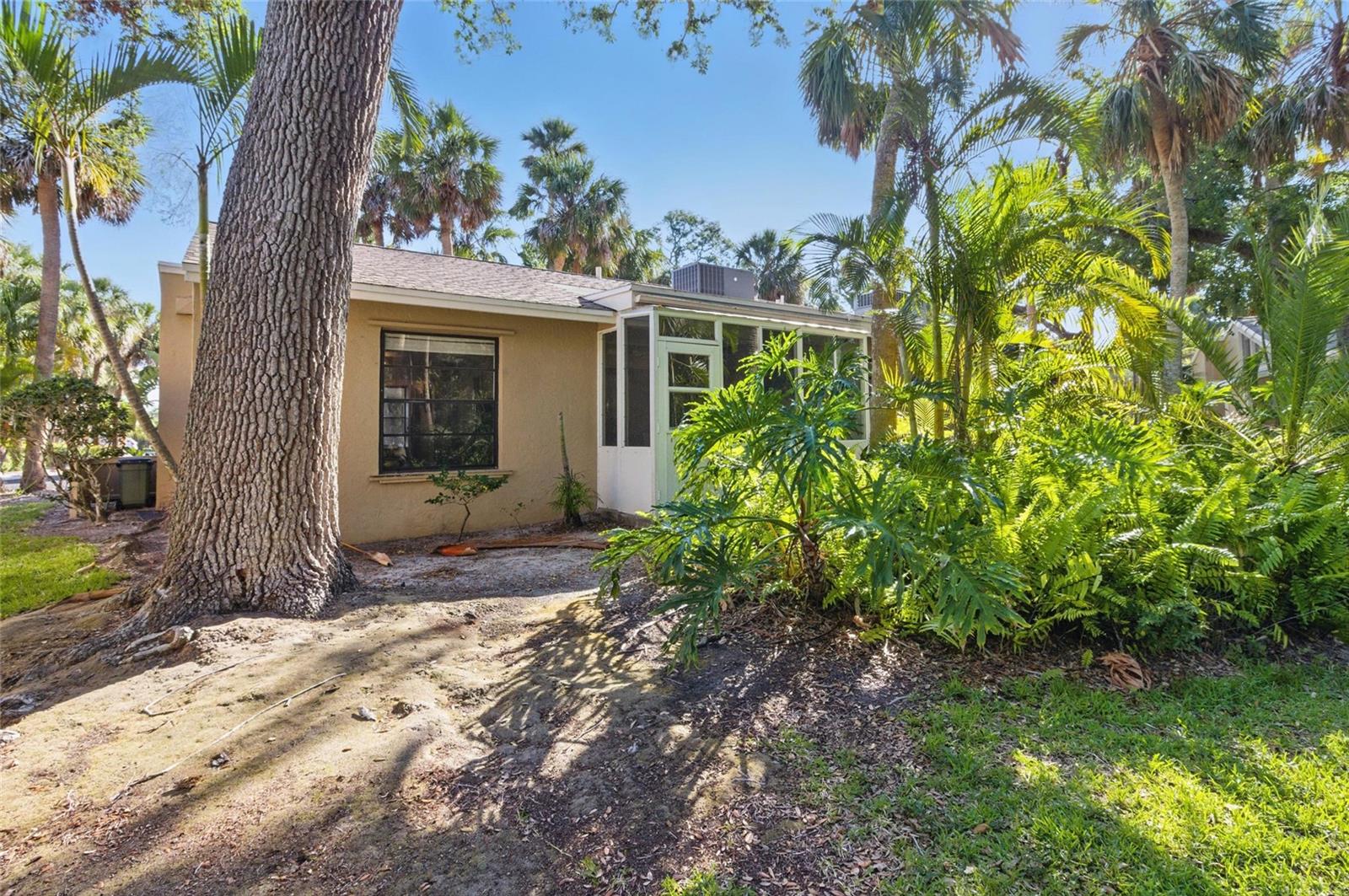 5071 VILLAGE GARDENS DRIVE 5