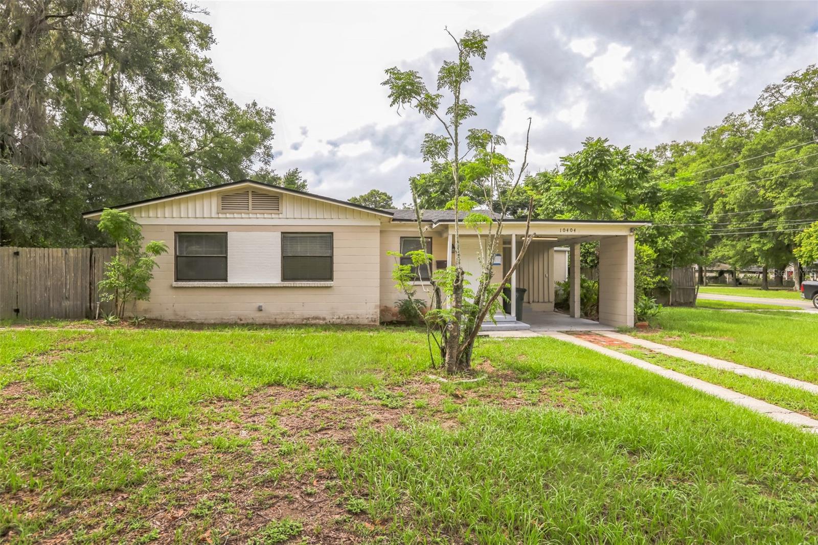 Welcome to your newly renovated 3-bedroom, 1-bathroom single-family home located in a peaceful Jacksonville neighborhood! This beautifully updated home offers a warm and inviting atmosphere with LVP floors throughout and a spacious layout designed for comfortable living.
Enjoy cooking in the modern kitchen, complete with Energy Star-rated stainless steel appliances, quartz countertops, and sleek finishes that bring both style and functionality. The open-concept living and dining areas are perfect for relaxing evenings or entertaining friends and family.
This home features a brand-new roof and has been freshly painted throughout the interior, adding to its move-in-ready appeal. Step outside to enjoy a generous backyard and sun room - ideal for outdoor gatherings, gardening, or simply unwinding. A covered parking space provides protection for your vehicle and added convenience.
Situated near restaurants, beautiful beaches, shopping centers, and major highways, this home offers a lifestyle of ease and accessibility. Don’t miss this opportunity - schedule your tour today and see why this home is the perfect fit for you!