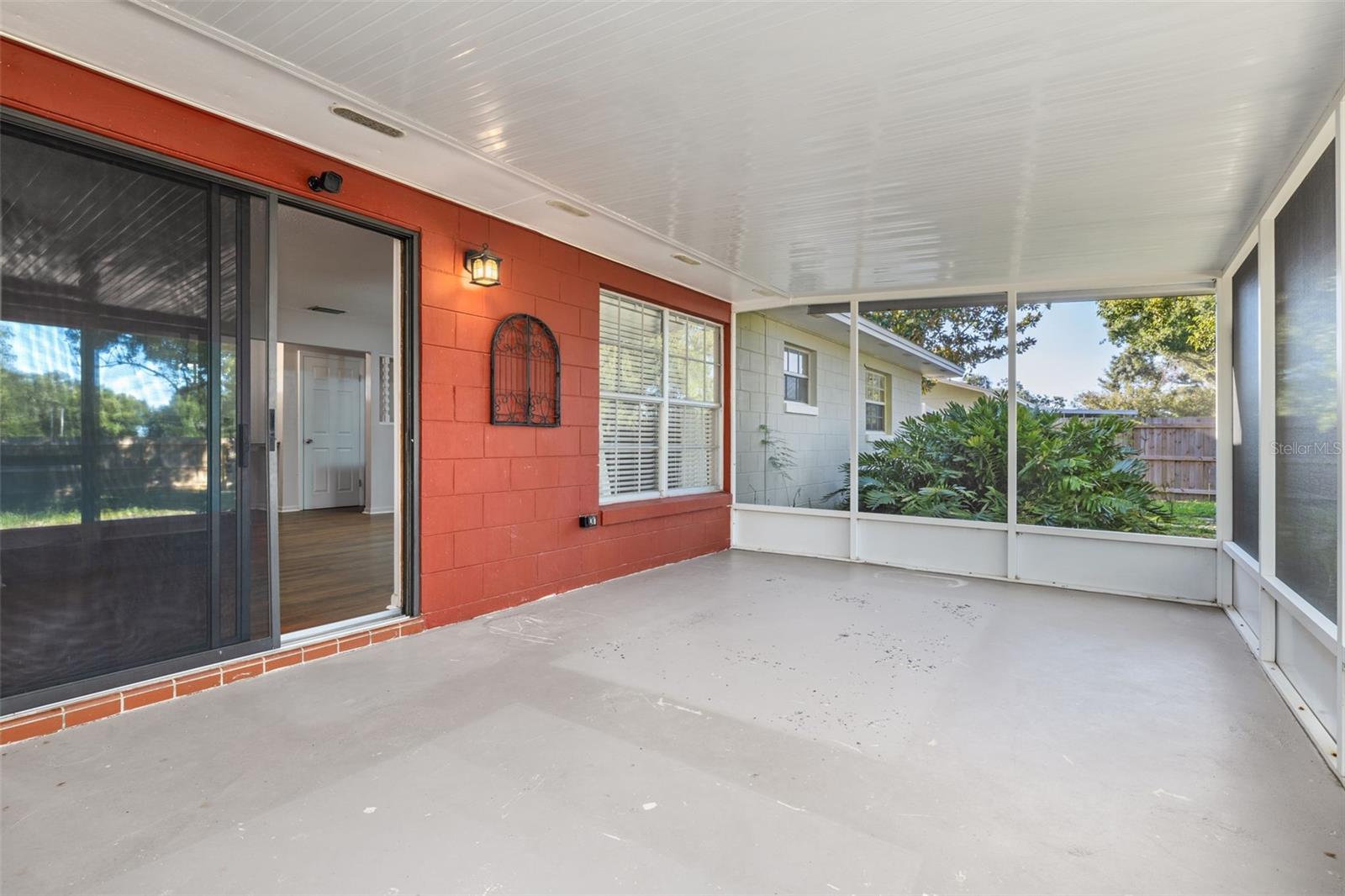 CRYSTAL LAKE ESTATES - Residential