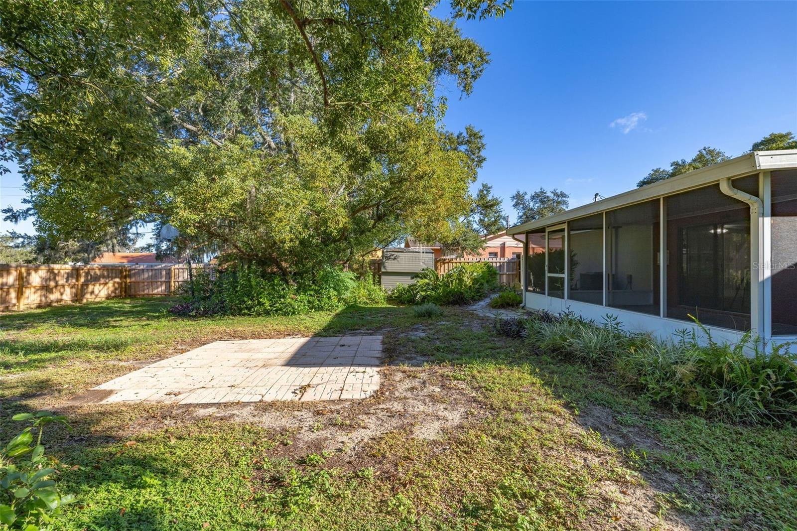 CRYSTAL LAKE ESTATES - Residential
