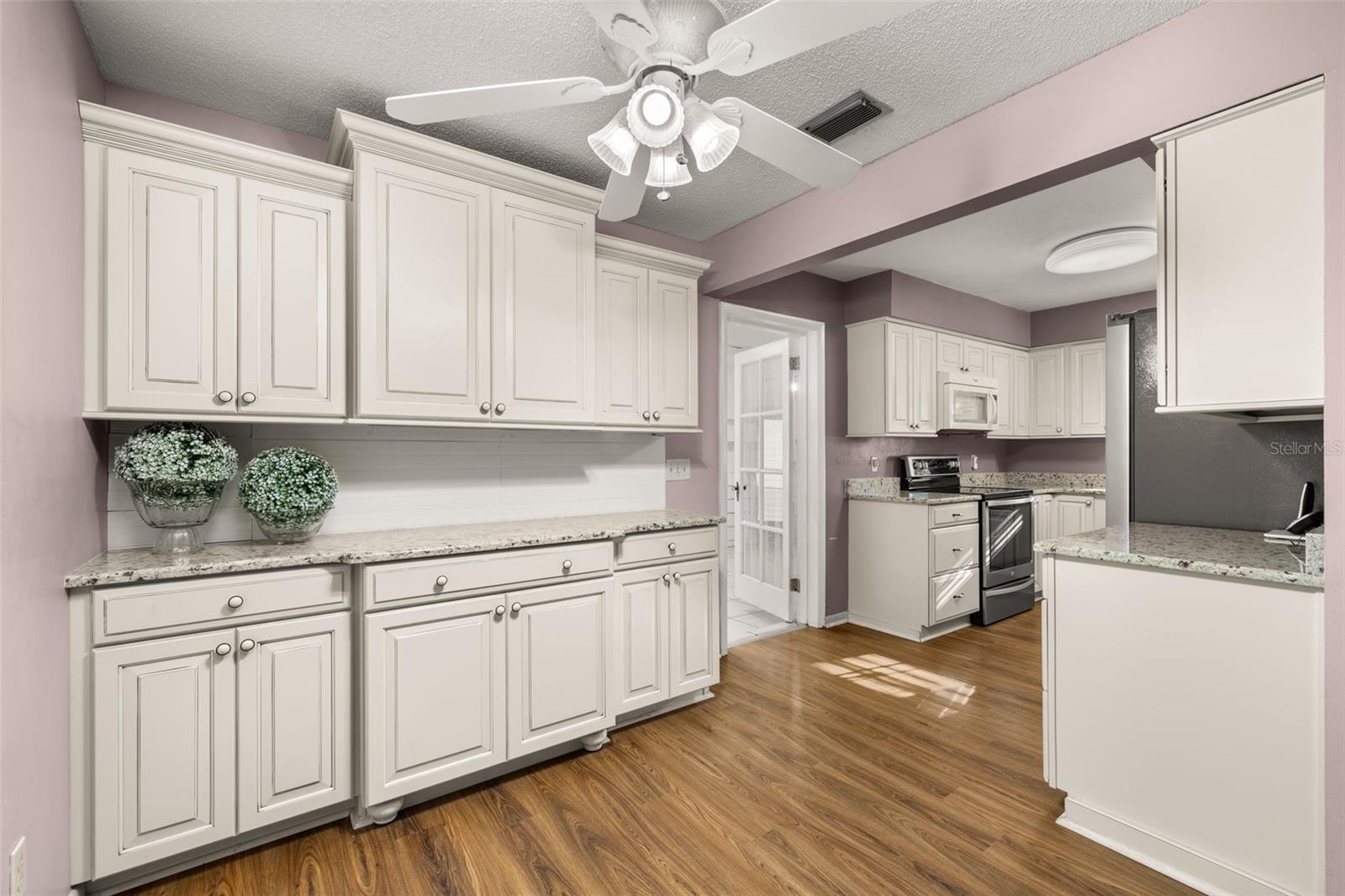 CRYSTAL LAKE ESTATES - Residential