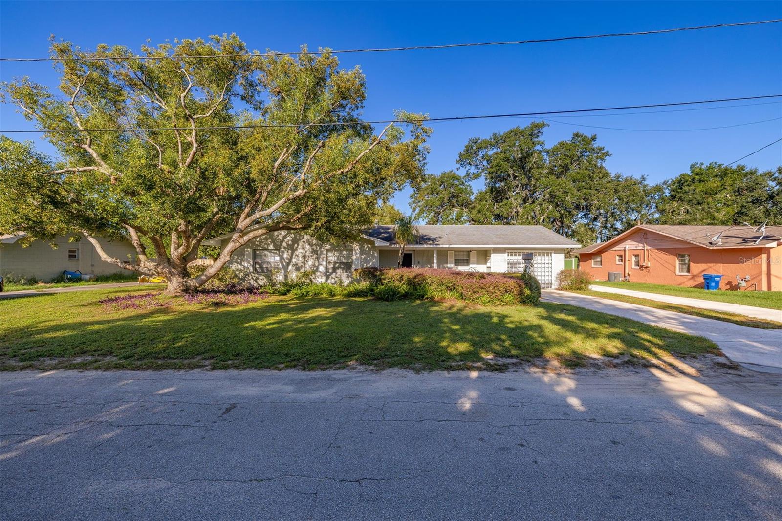 CRYSTAL LAKE ESTATES - Residential