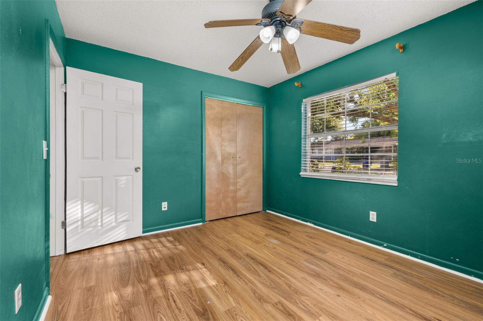 CRYSTAL LAKE ESTATES - Residential