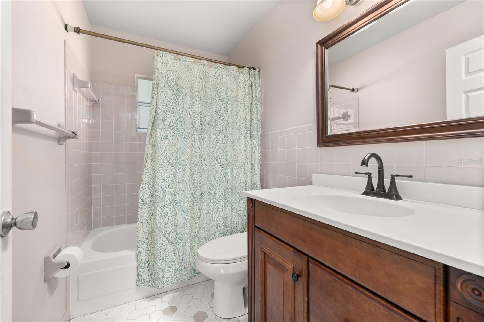 CRYSTAL LAKE ESTATES - Residential