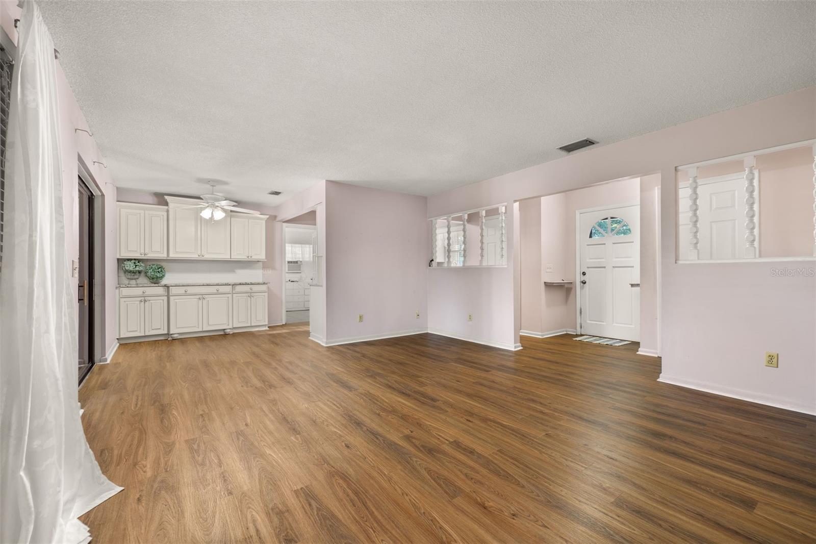 CRYSTAL LAKE ESTATES - Residential