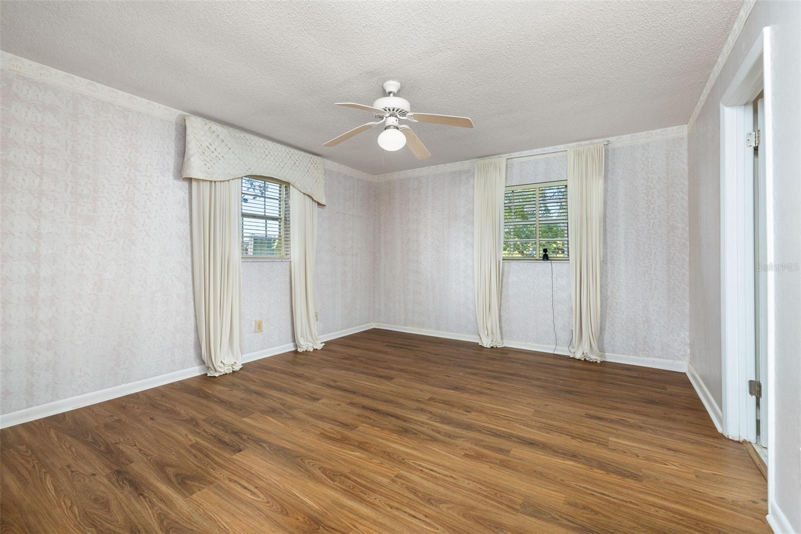 CRYSTAL LAKE ESTATES - Residential