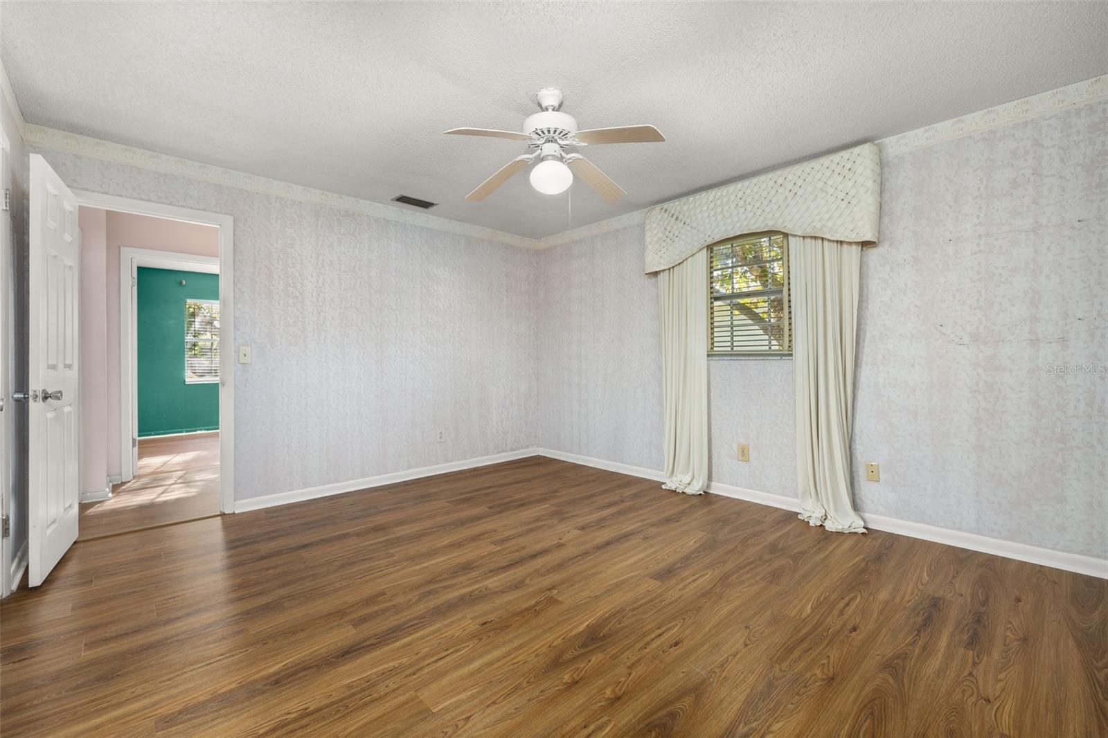 CRYSTAL LAKE ESTATES - Residential