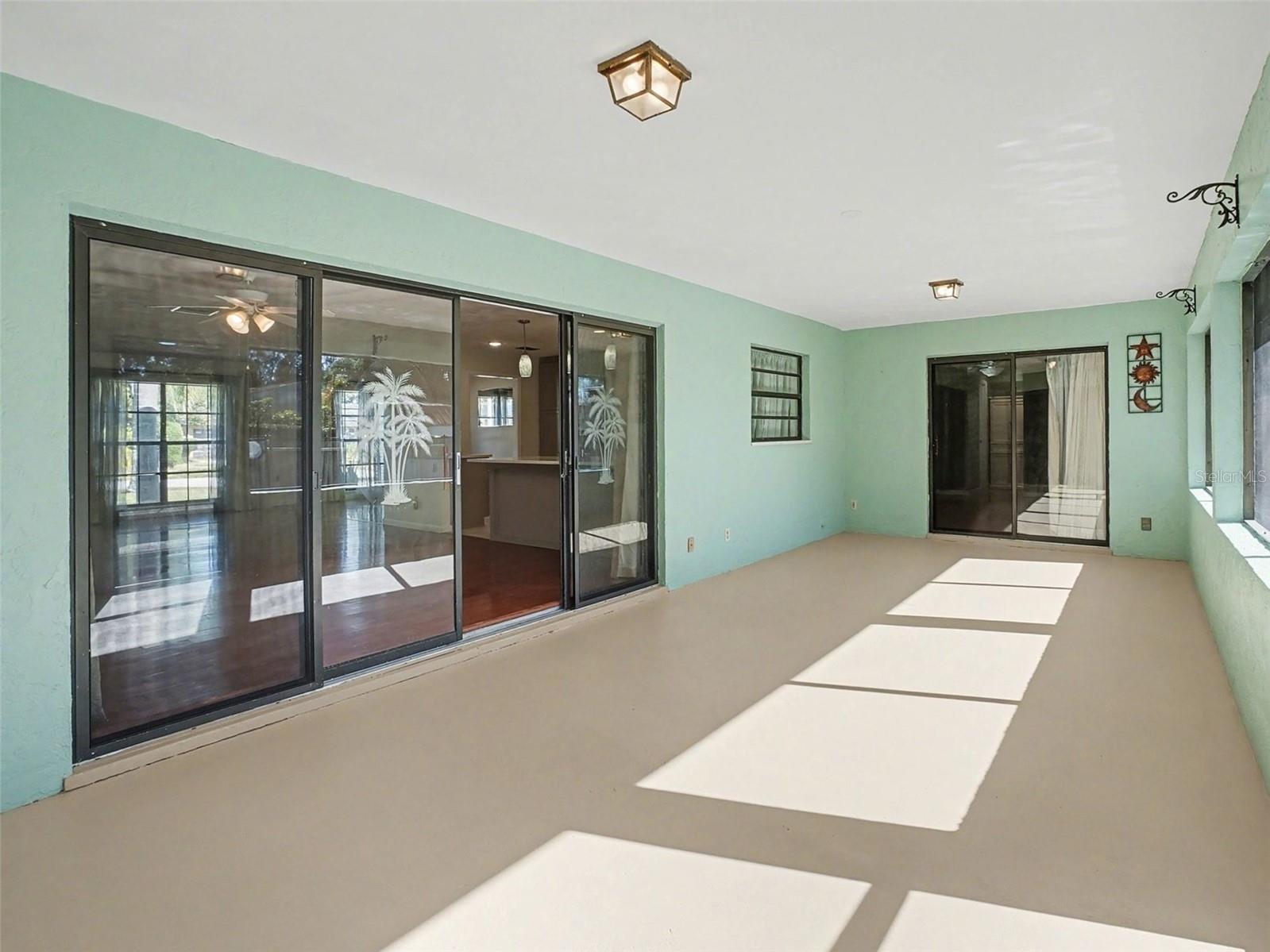 LAKE WAUNATTA VILLAGE - Residential