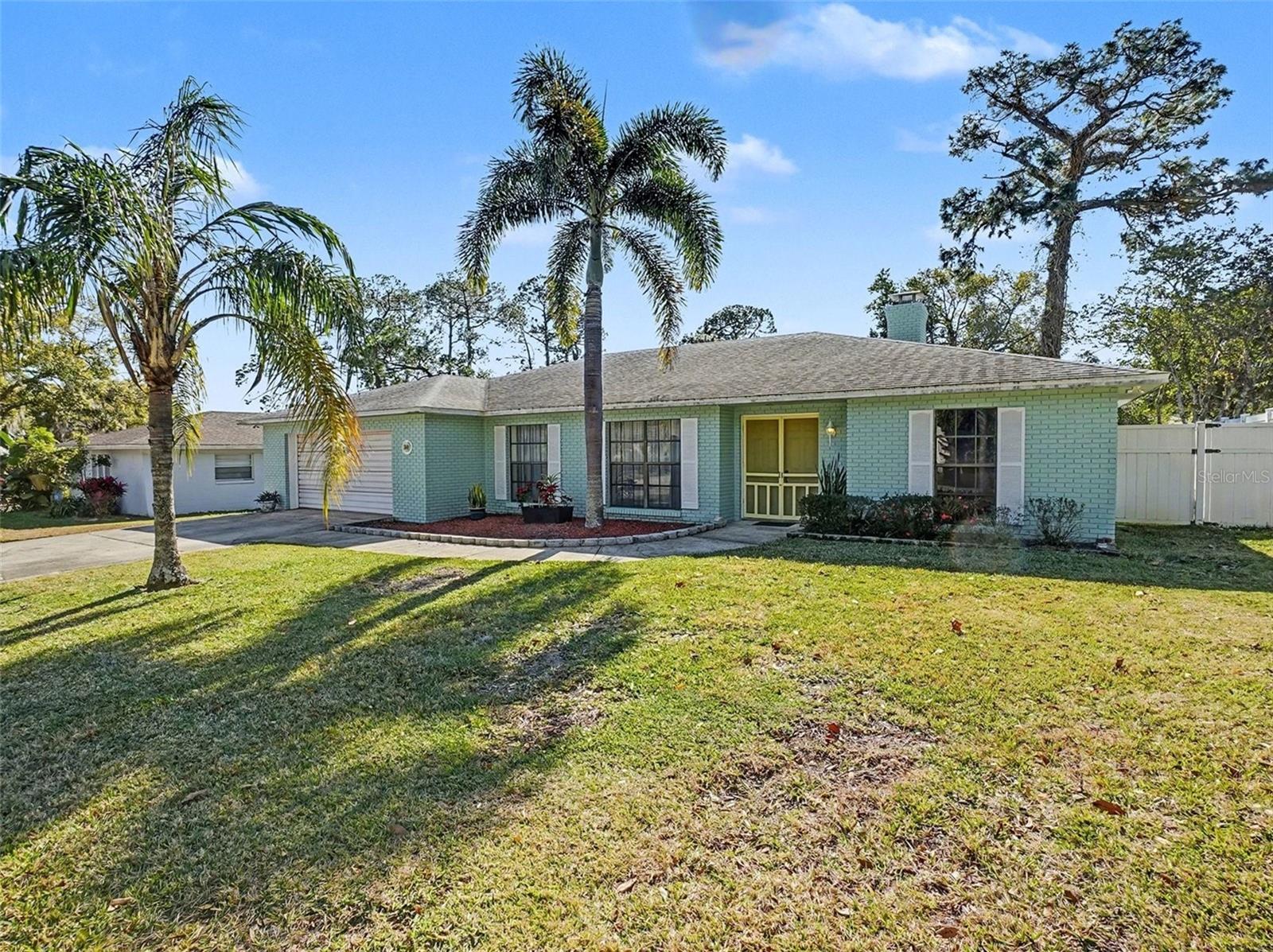 LAKE WAUNATTA VILLAGE - Residential