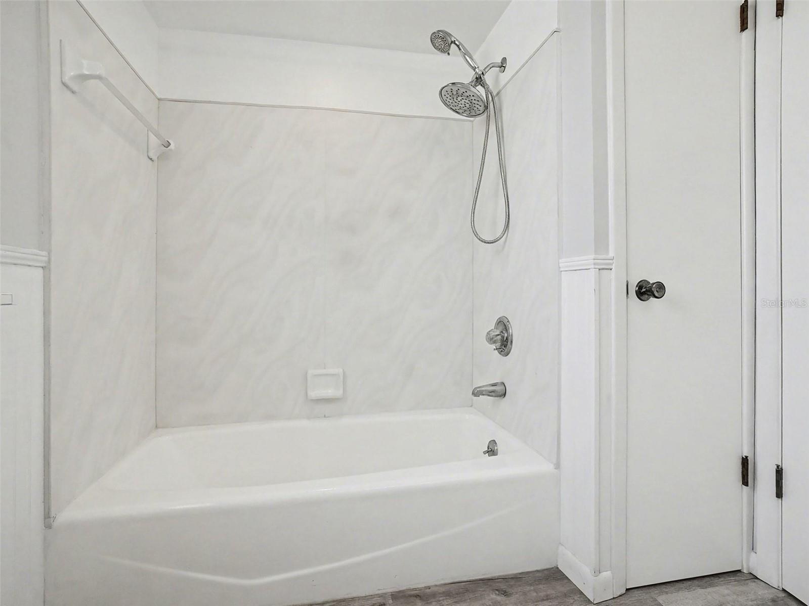 LAKE WAUNATTA VILLAGE - Residential