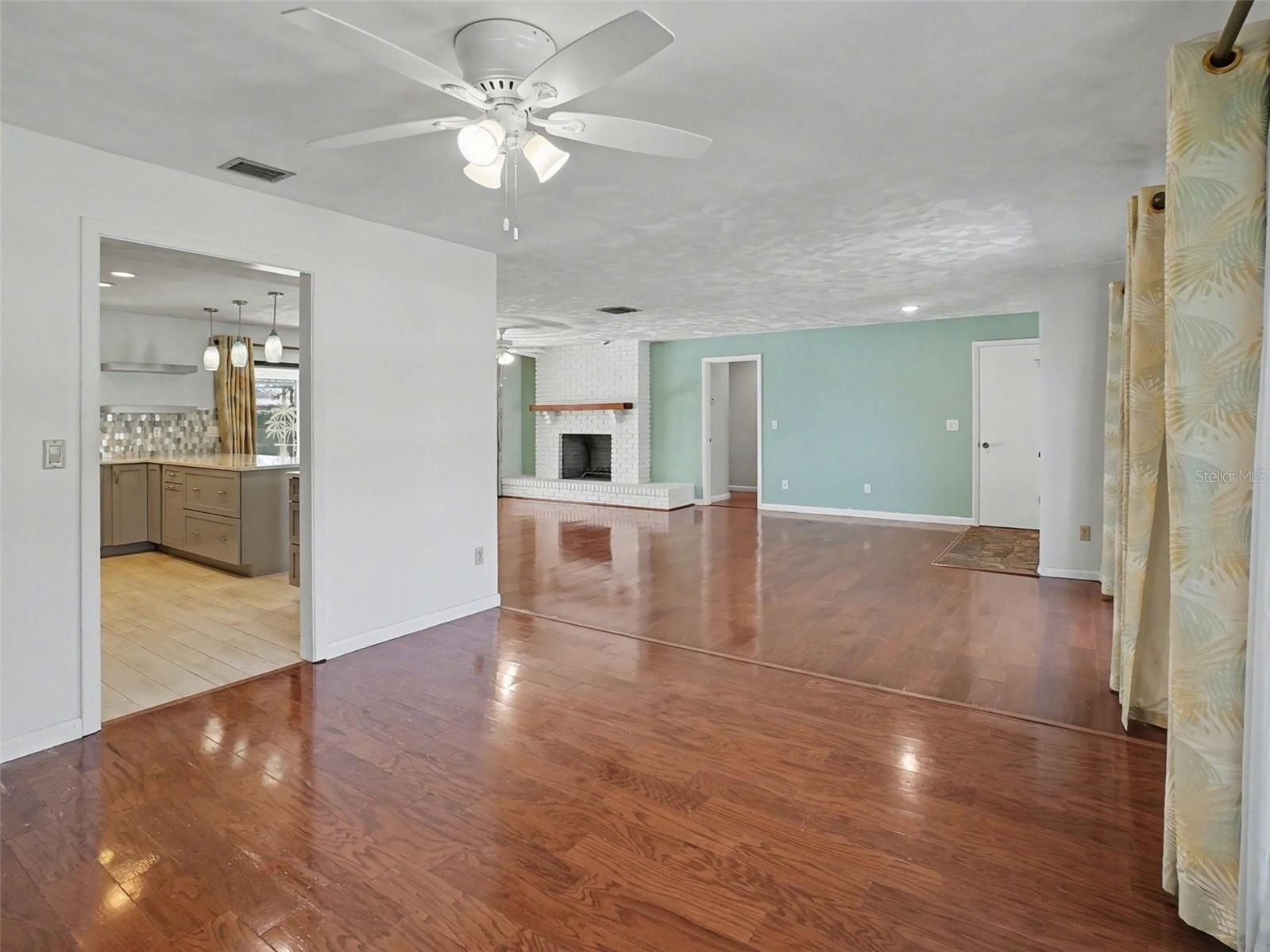 LAKE WAUNATTA VILLAGE - Residential