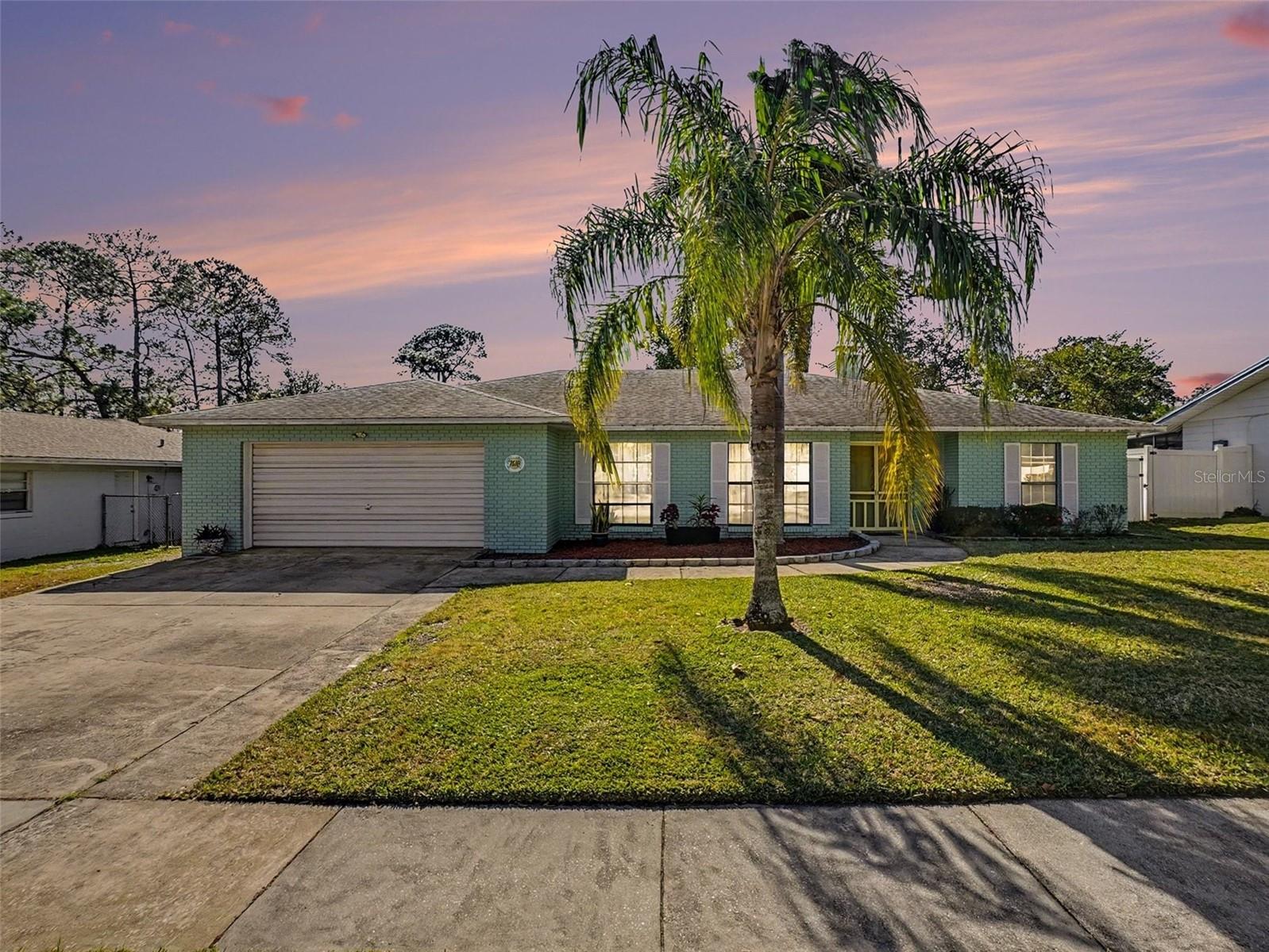 LAKE WAUNATTA VILLAGE - Residential