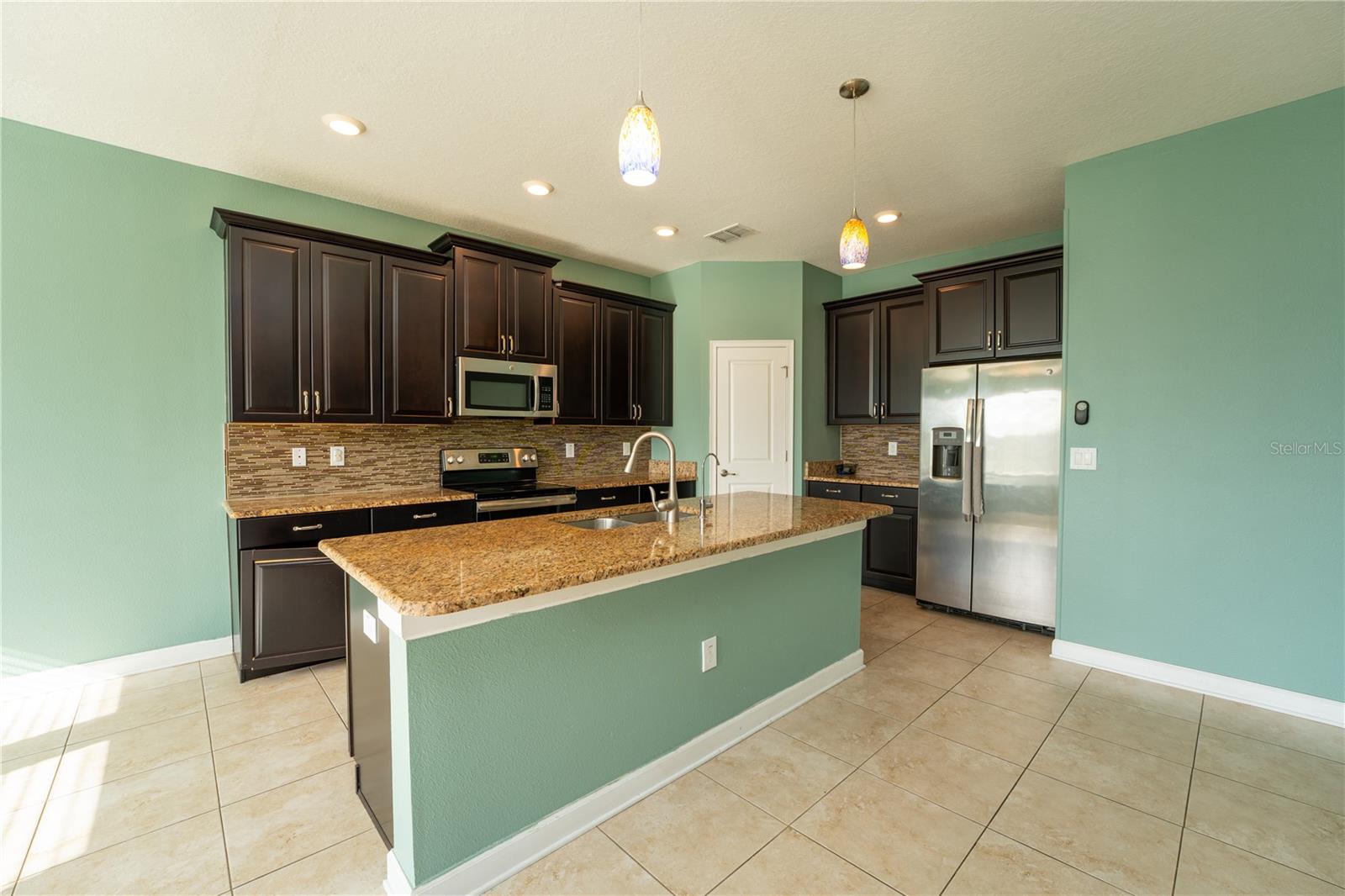 STOREY LAKE - Residential Lease