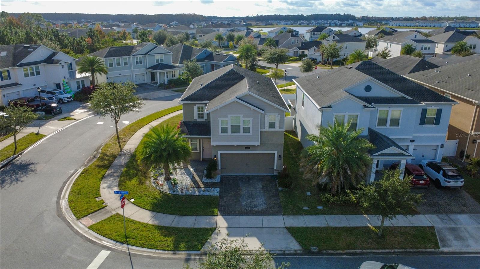 STOREY LAKE - Residential Lease