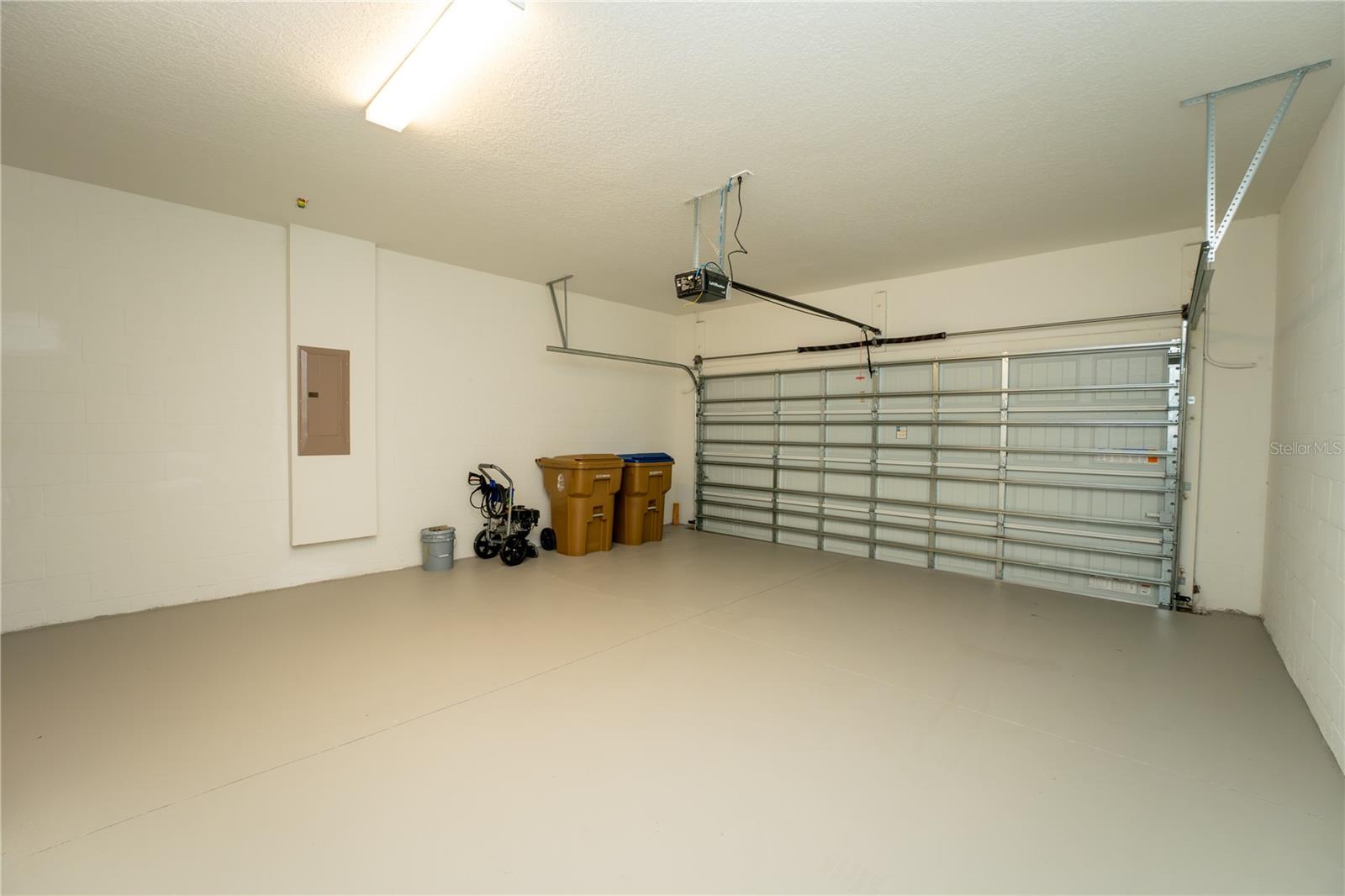 STOREY LAKE - Residential Lease