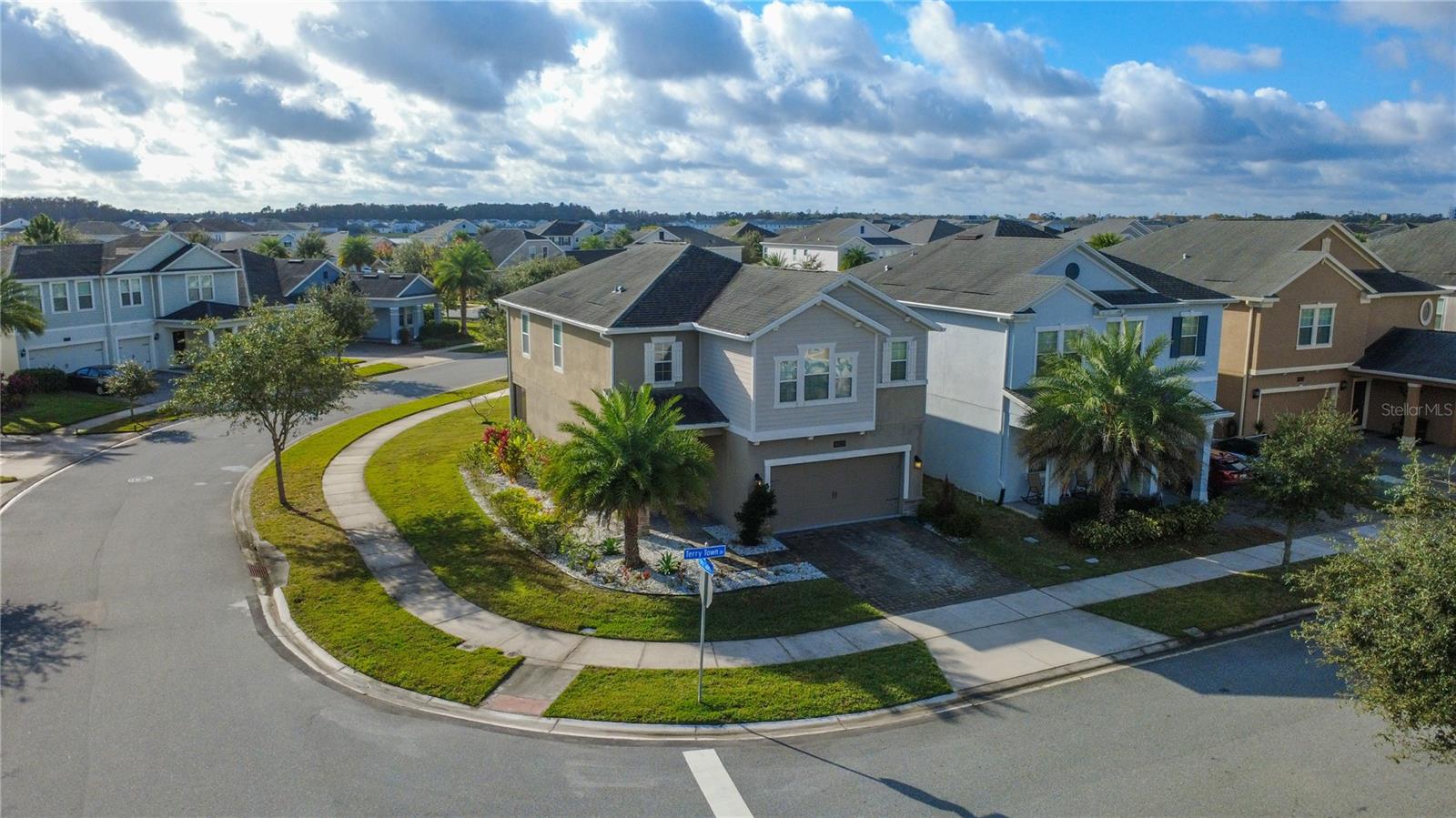 STOREY LAKE - Residential Lease