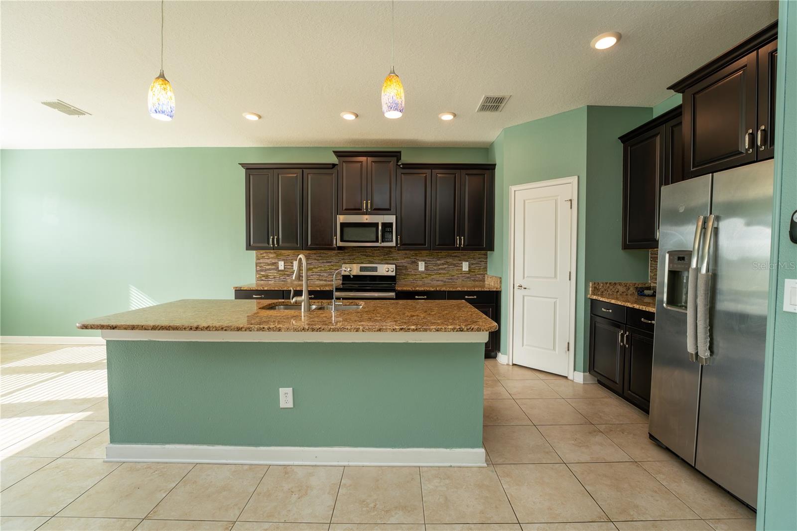 STOREY LAKE - Residential Lease