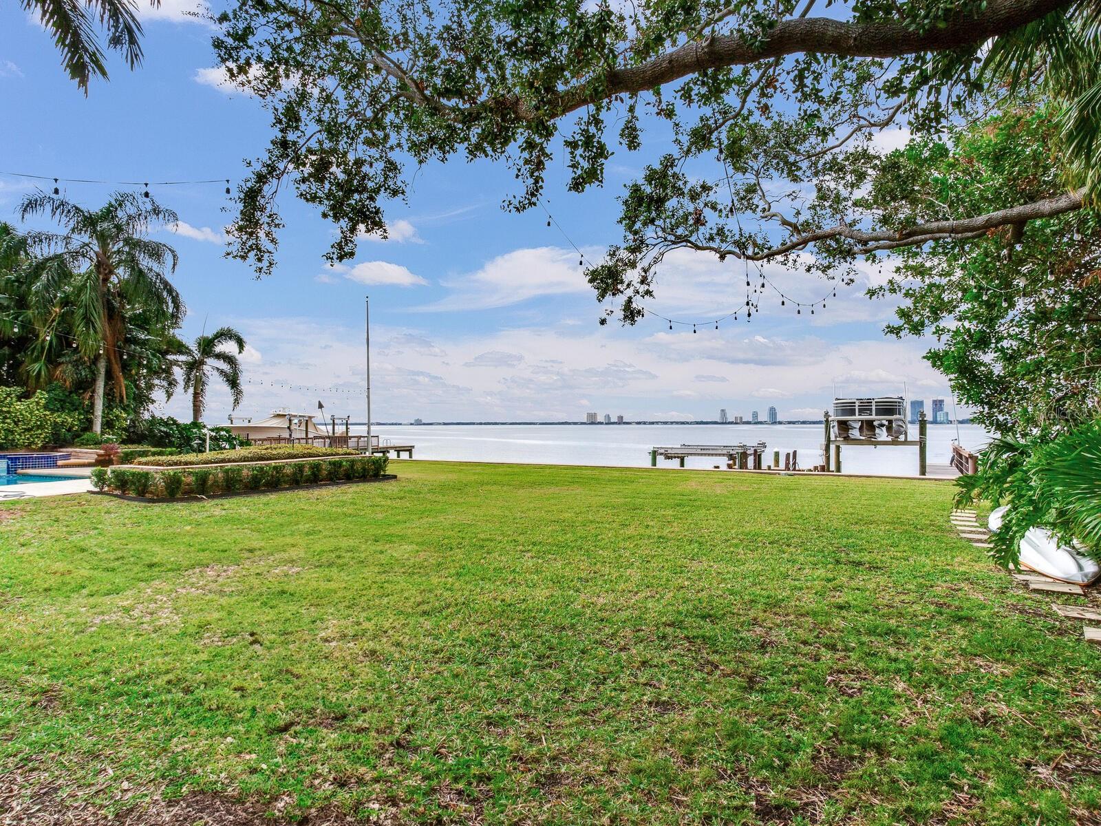 DAVIS ISLANDS PB10 PG52 TO 57 - Residential