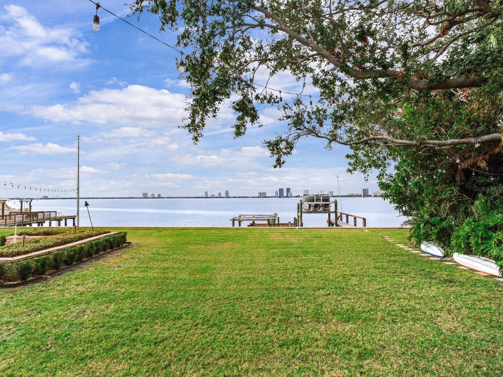 DAVIS ISLANDS PB10 PG52 TO 57 - Residential