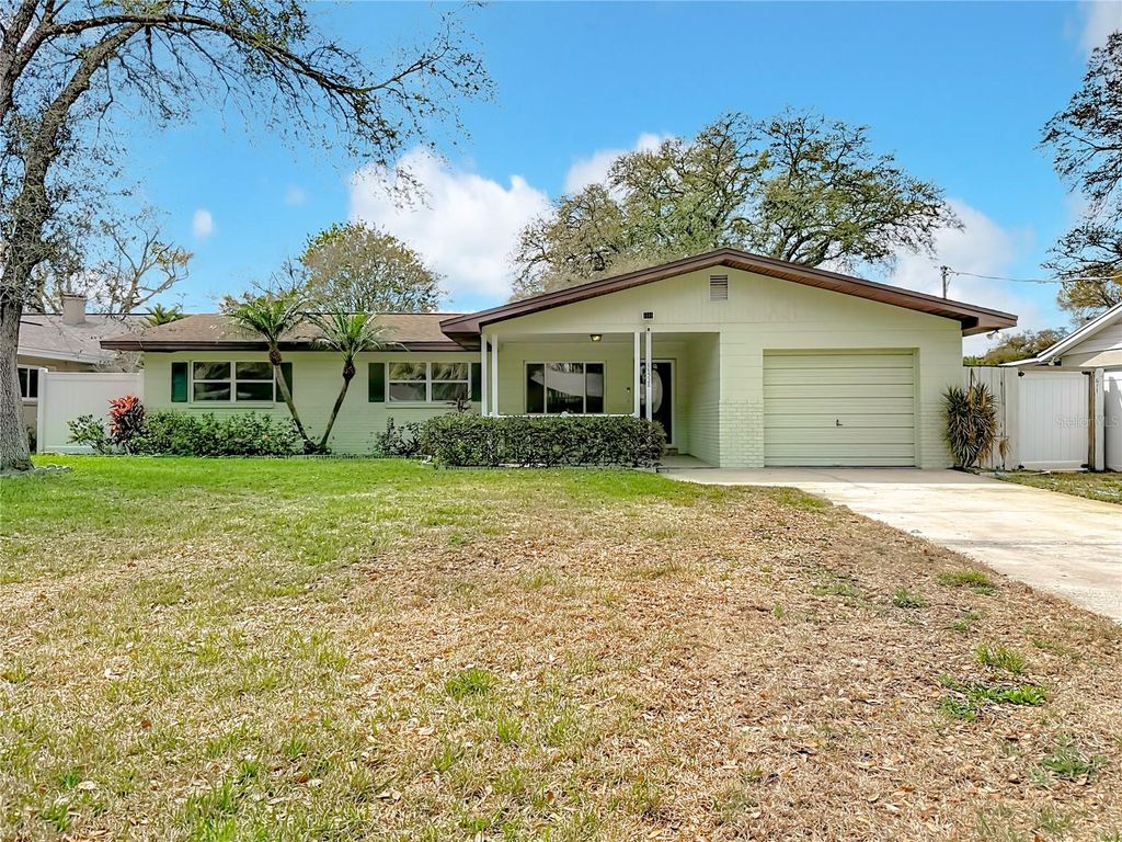 Photo of 11328 N Oakleaf Avenue, Tampa, FL 33612 (MLS # TB8477162)