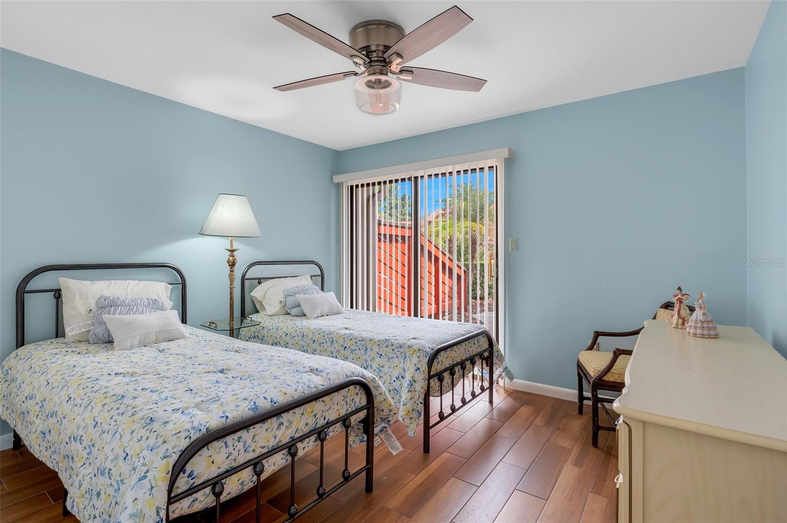 WATERWOOD TOWNHOUSES SUB - Residential