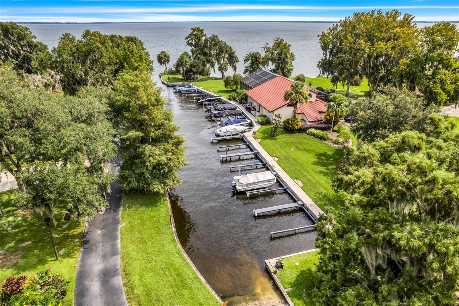 WATERWOOD TOWNHOUSES SUB - Residential