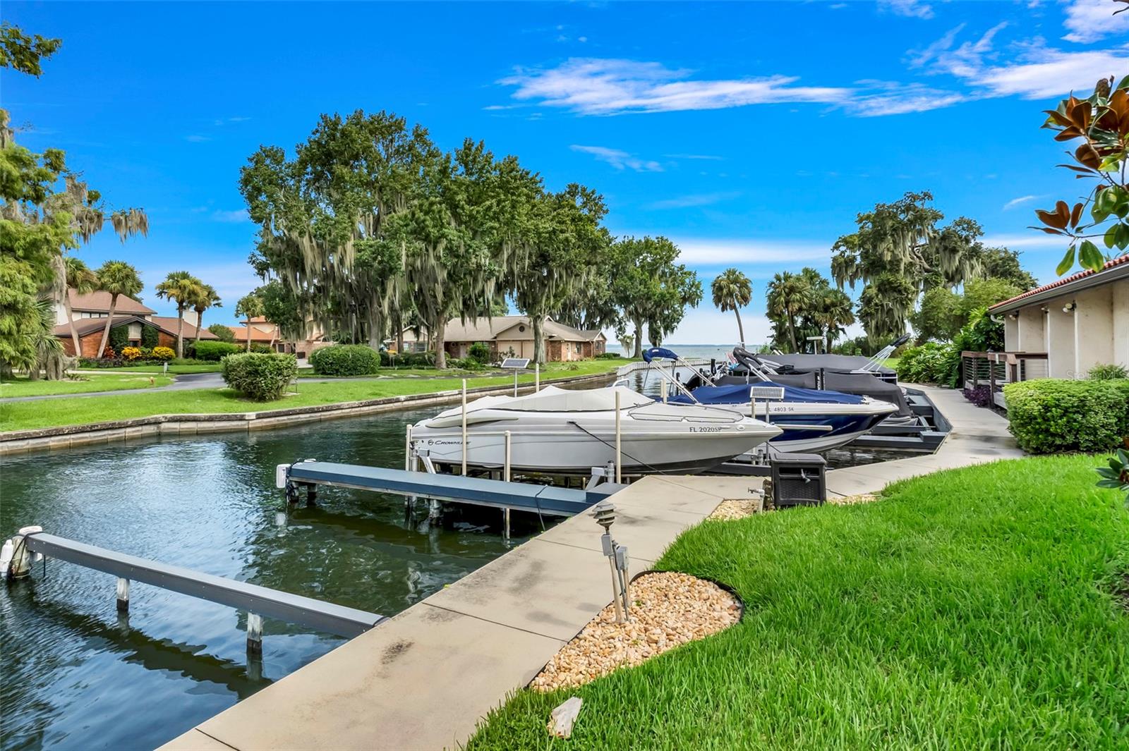 WATERWOOD TOWNHOUSES SUB - Residential