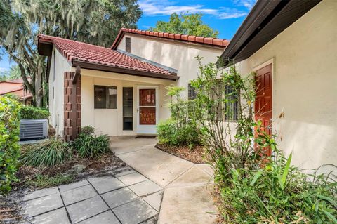 Photo of 701 Clusterwood Drive, Yalaha, FL 34797 (MLS # G5085454)