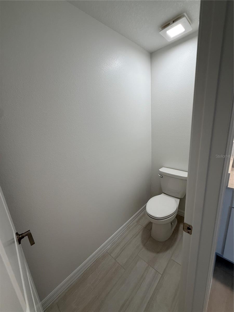 PROSPERITY LAKES - Residential Lease