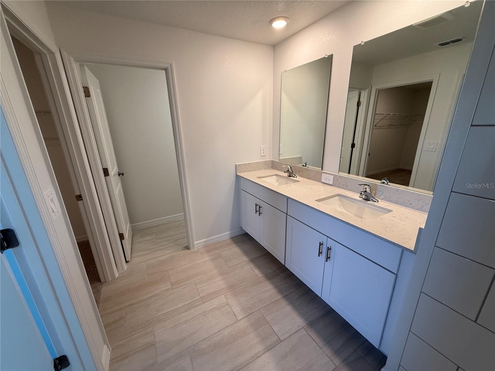 PROSPERITY LAKES - Residential Lease