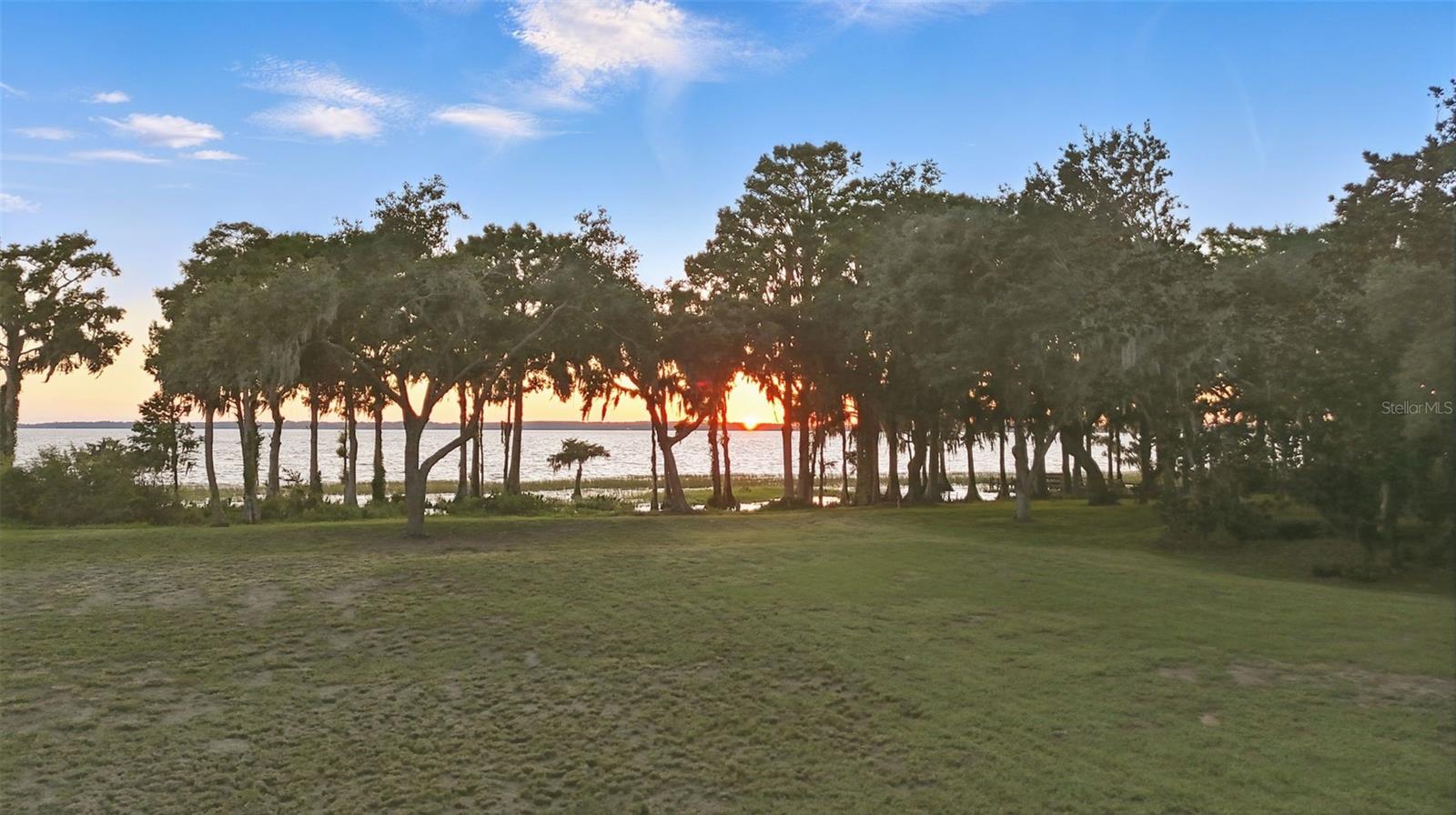 1150 PENINSULA DRIVE