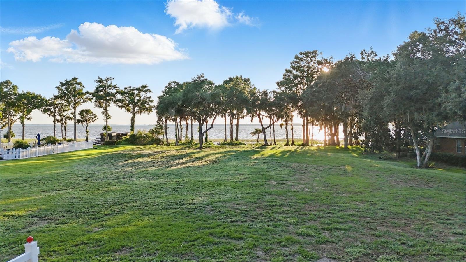 1150 PENINSULA DRIVE