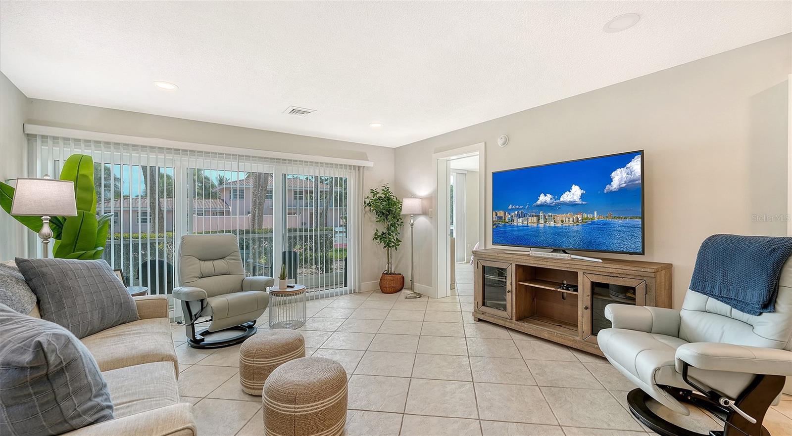 500 S WASHINGTON DRIVE 6A