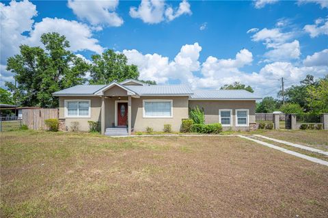 Photo of 4410 Us Highway 17 N, Bowling Green, FL 33834 (MLS # L4952599)
