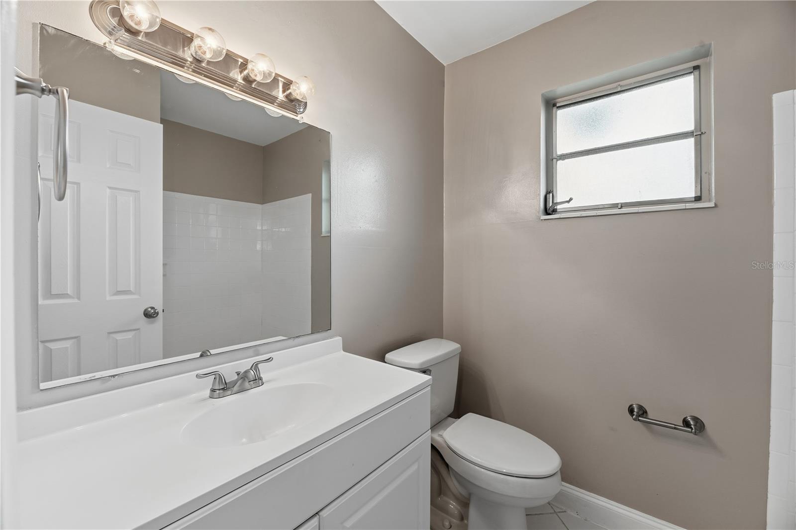 MIDTOWN EAST 60-15 B - Residential