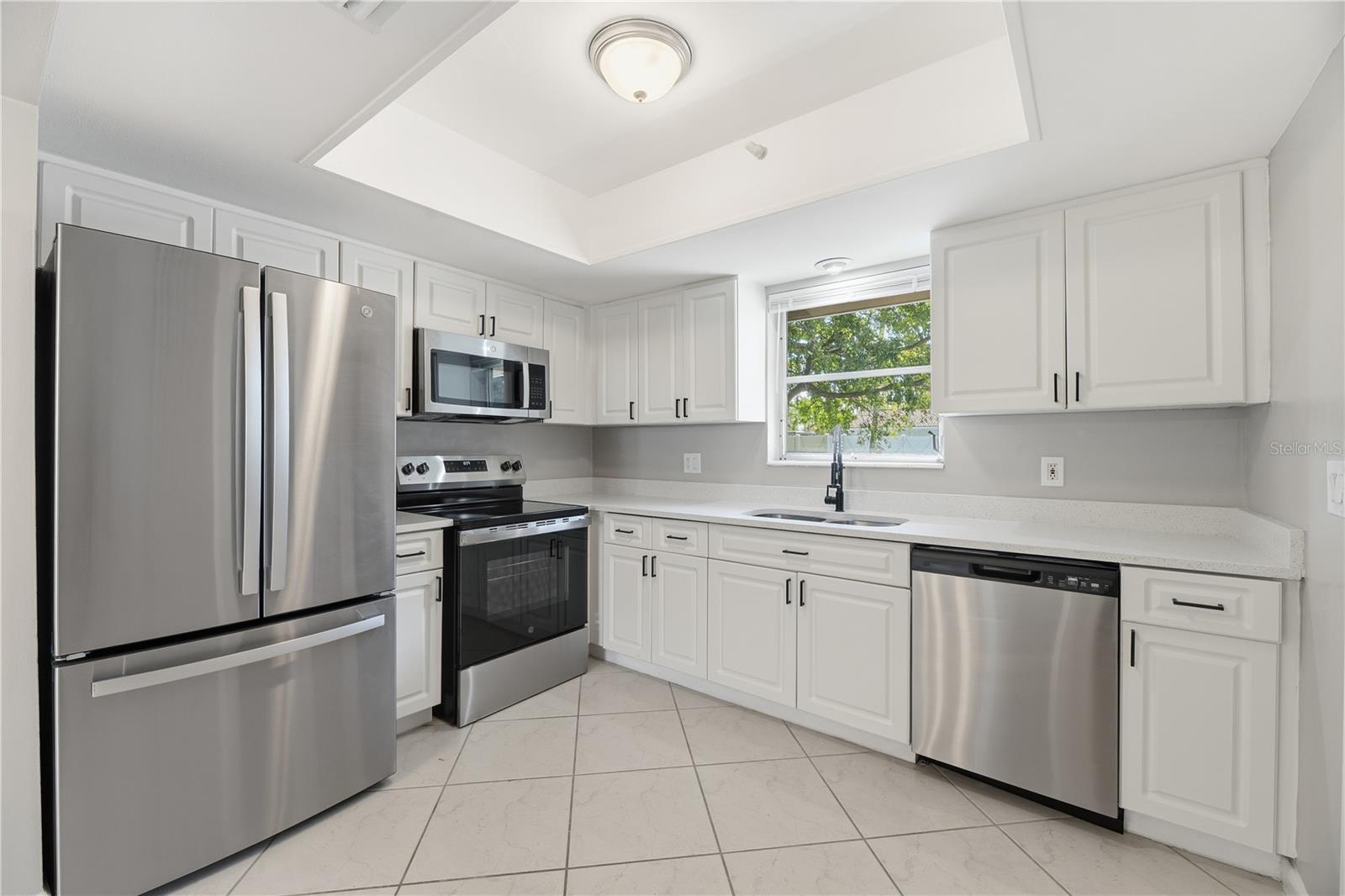 MIDTOWN EAST 60-15 B - Residential