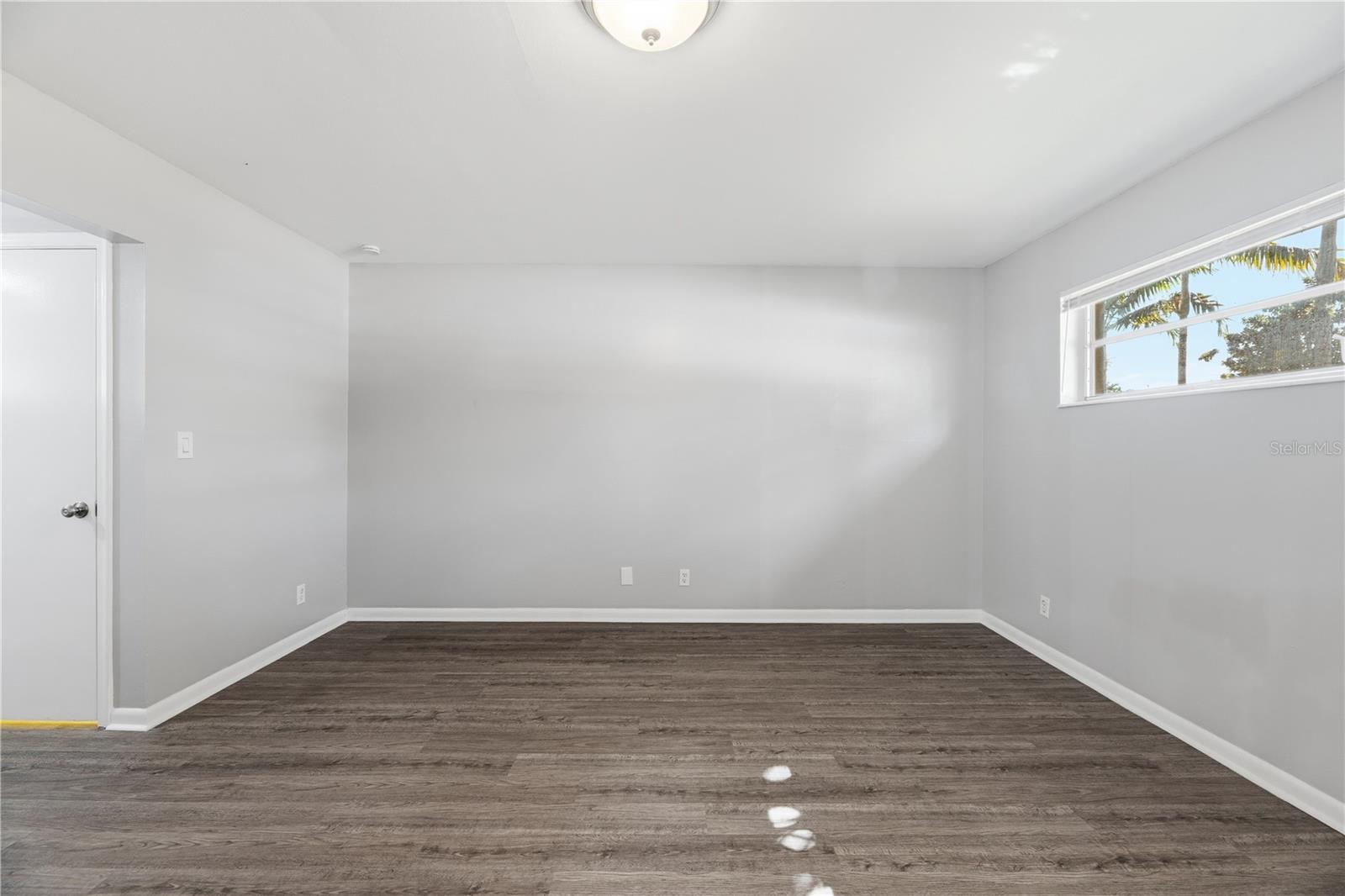 MIDTOWN EAST 60-15 B - Residential