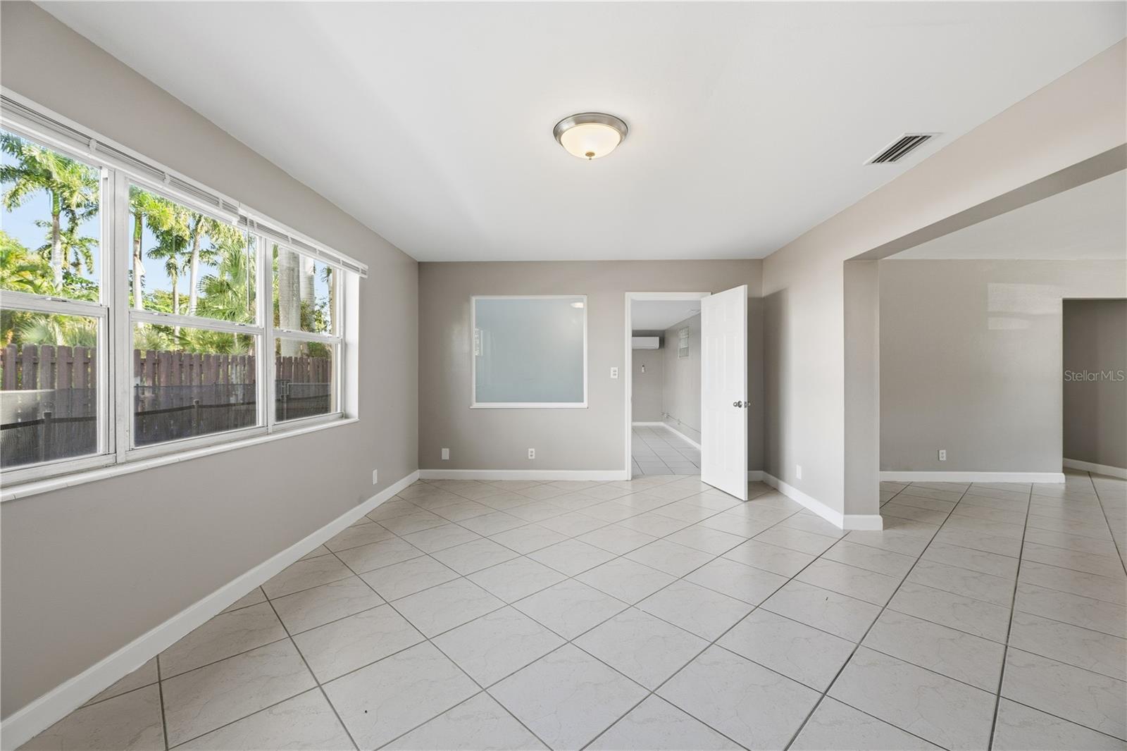 MIDTOWN EAST 60-15 B - Residential