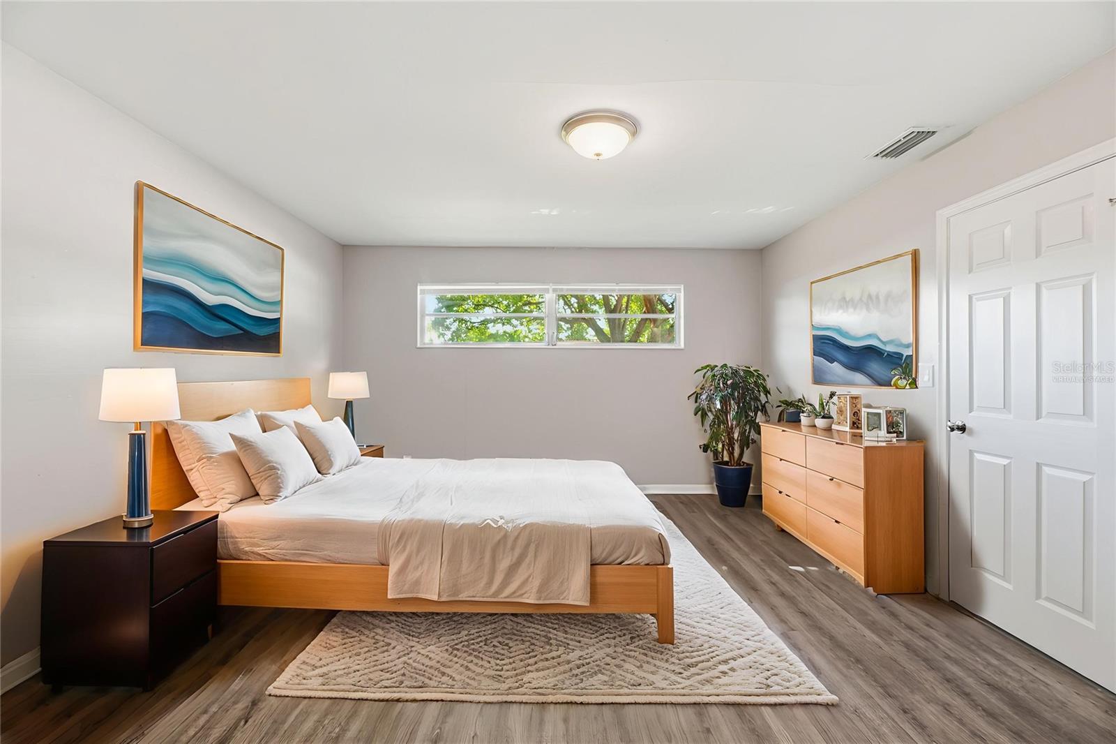 MIDTOWN EAST 60-15 B - Residential