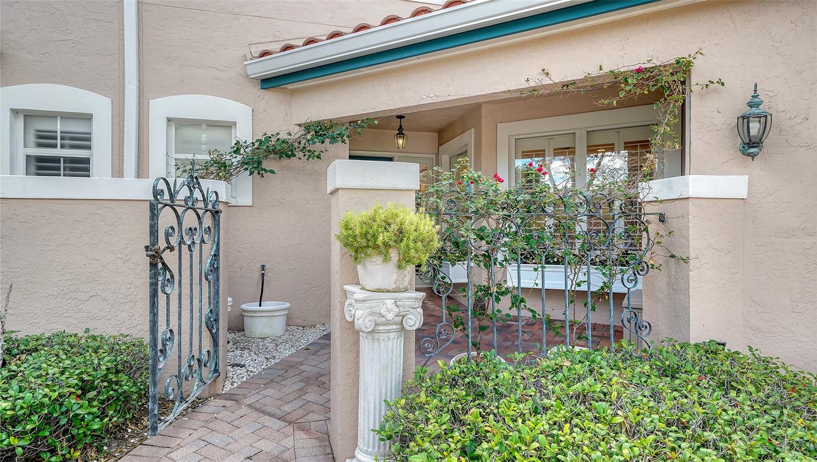 1713 STARLING DRIVE 1713
