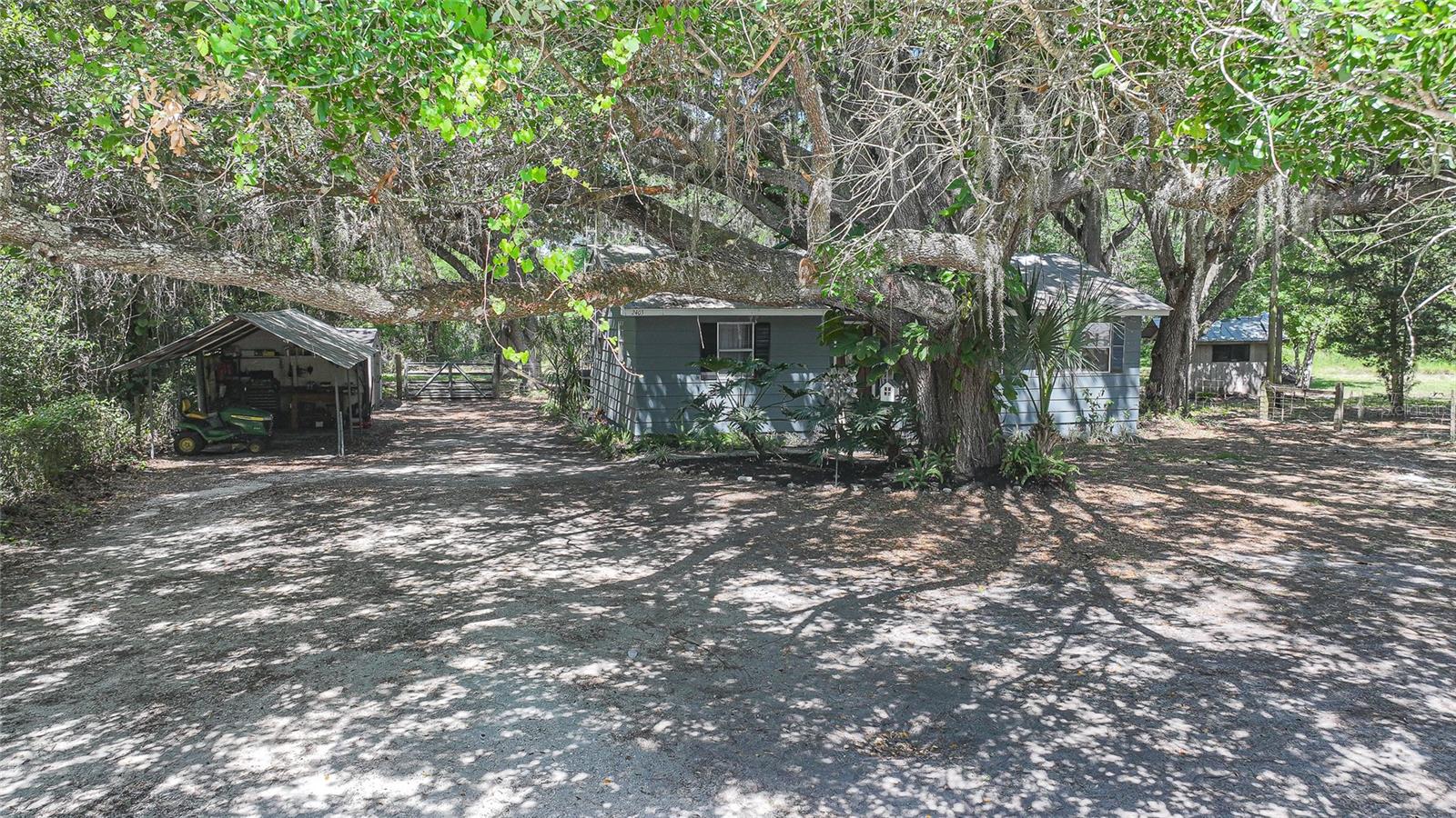QUAIL HOLLOW ESTATES - Residential