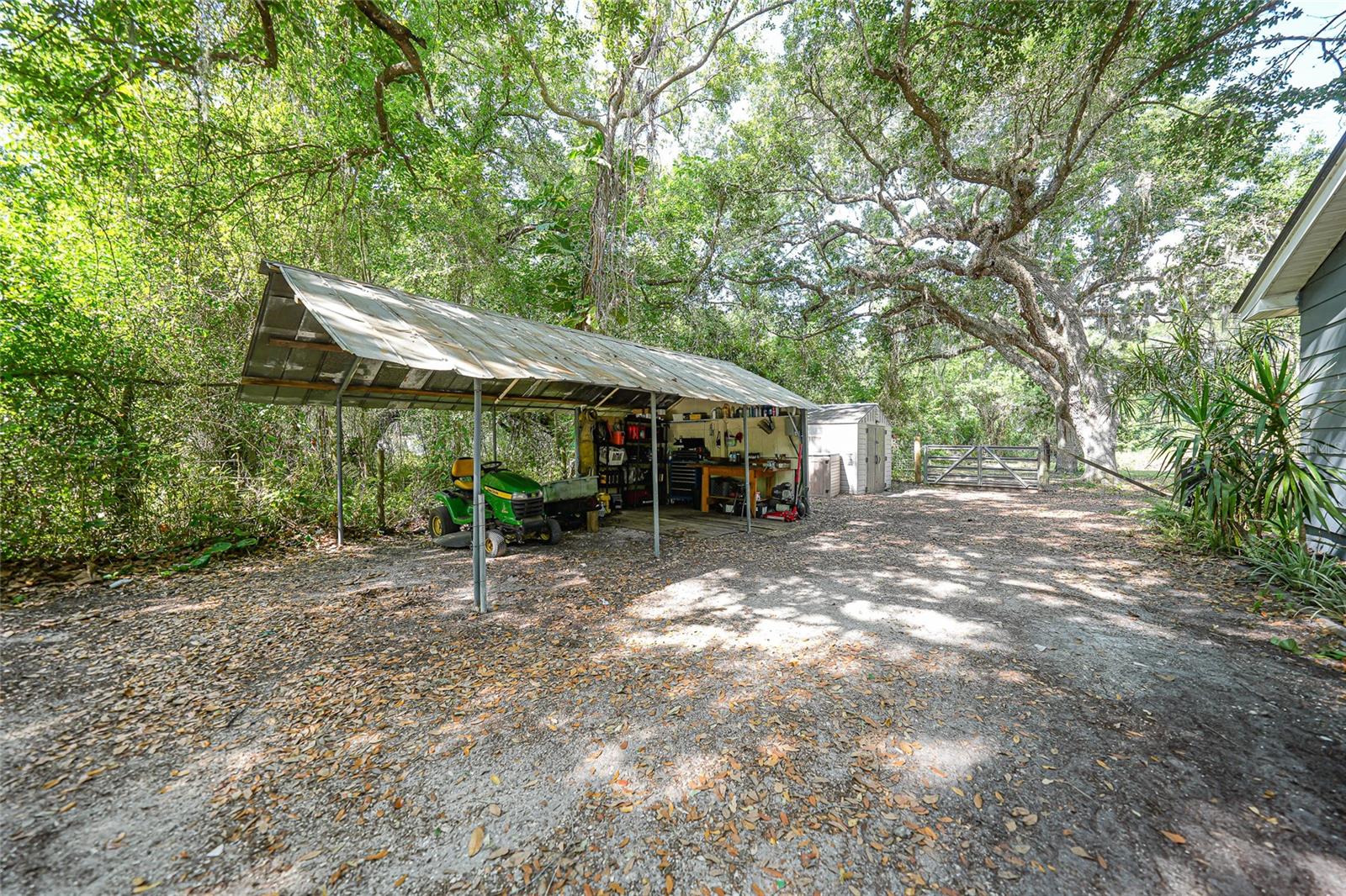 QUAIL HOLLOW ESTATES - Residential