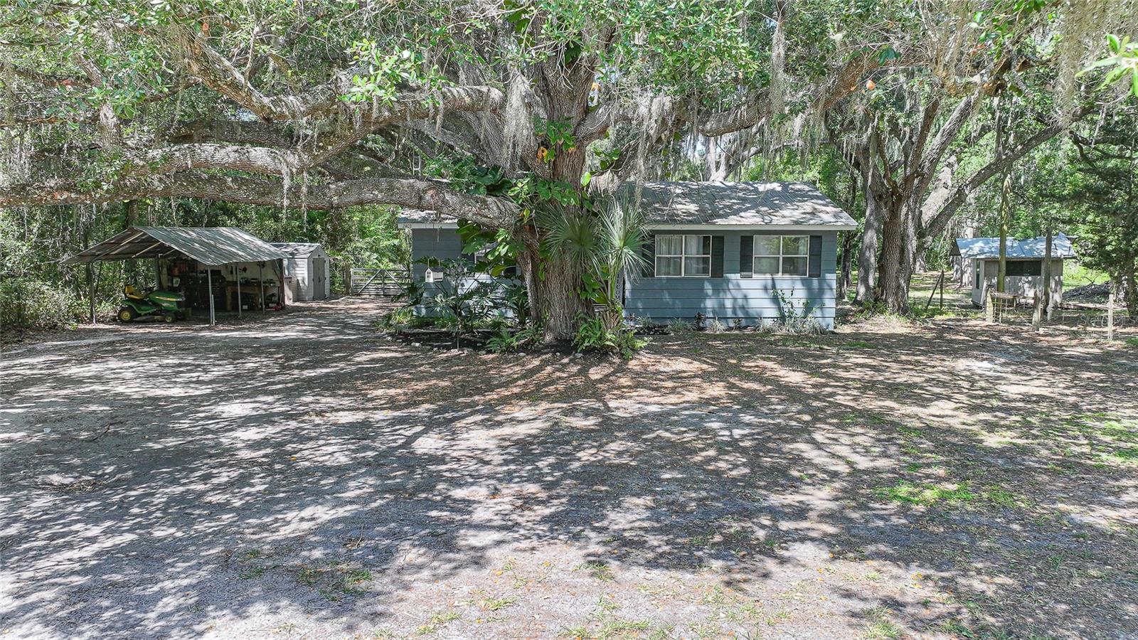 QUAIL HOLLOW ESTATES - Residential