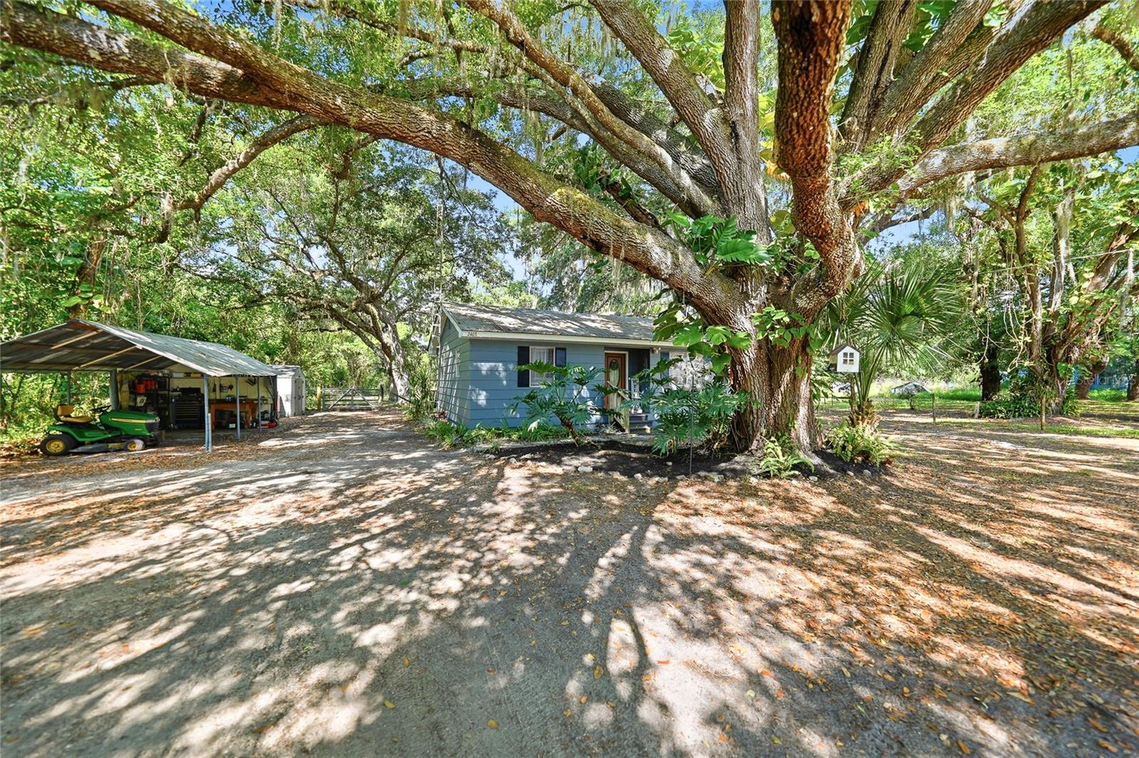 QUAIL HOLLOW ESTATES - Residential