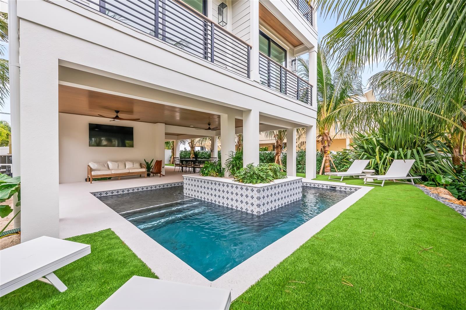 2109 AVENUE C, BRADENTON BEACH, FL, 34217 4 2109 AVENUE C
