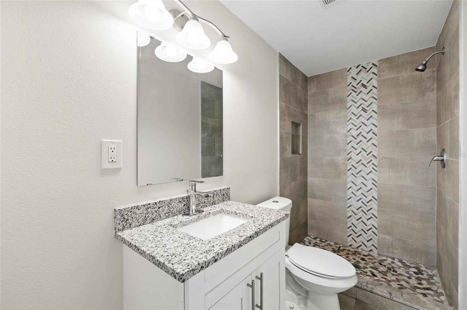 TAMPAS NORTH SIDE CNTRY CL - Residential