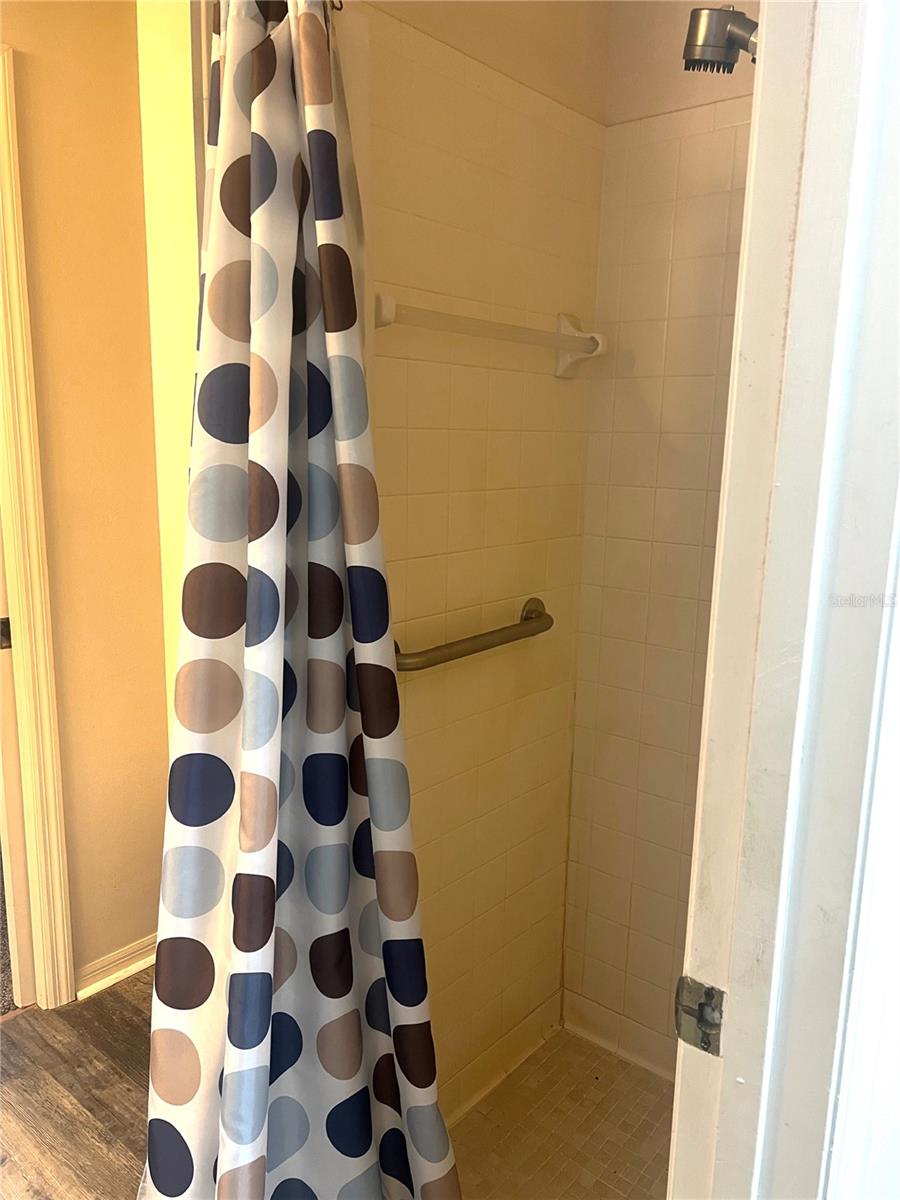SOUTH VENICE - Residential