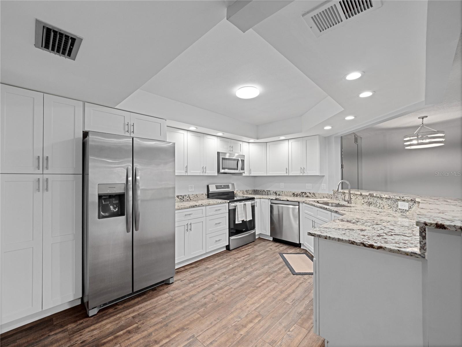 LAKE PINELOCH VILLAGE CONDO 02 - Residential