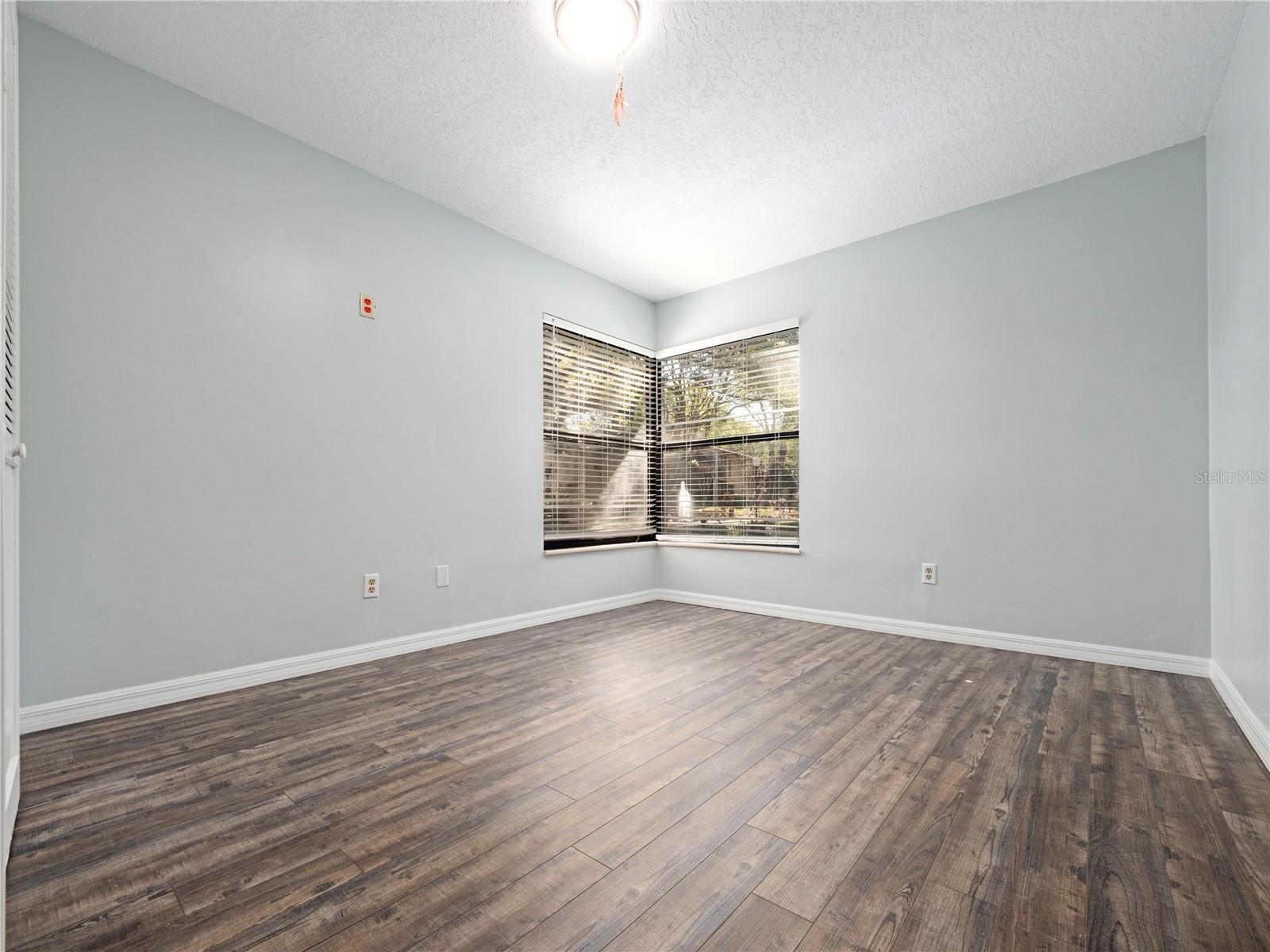 LAKE PINELOCH VILLAGE CONDO 02 - Residential